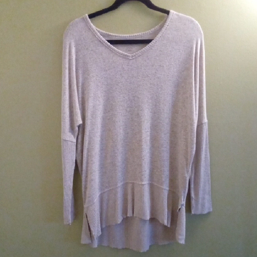 Womans XS SO Tan Relaxed Asymmetrical Long Sleeve Tunic Stretchy Lightweight